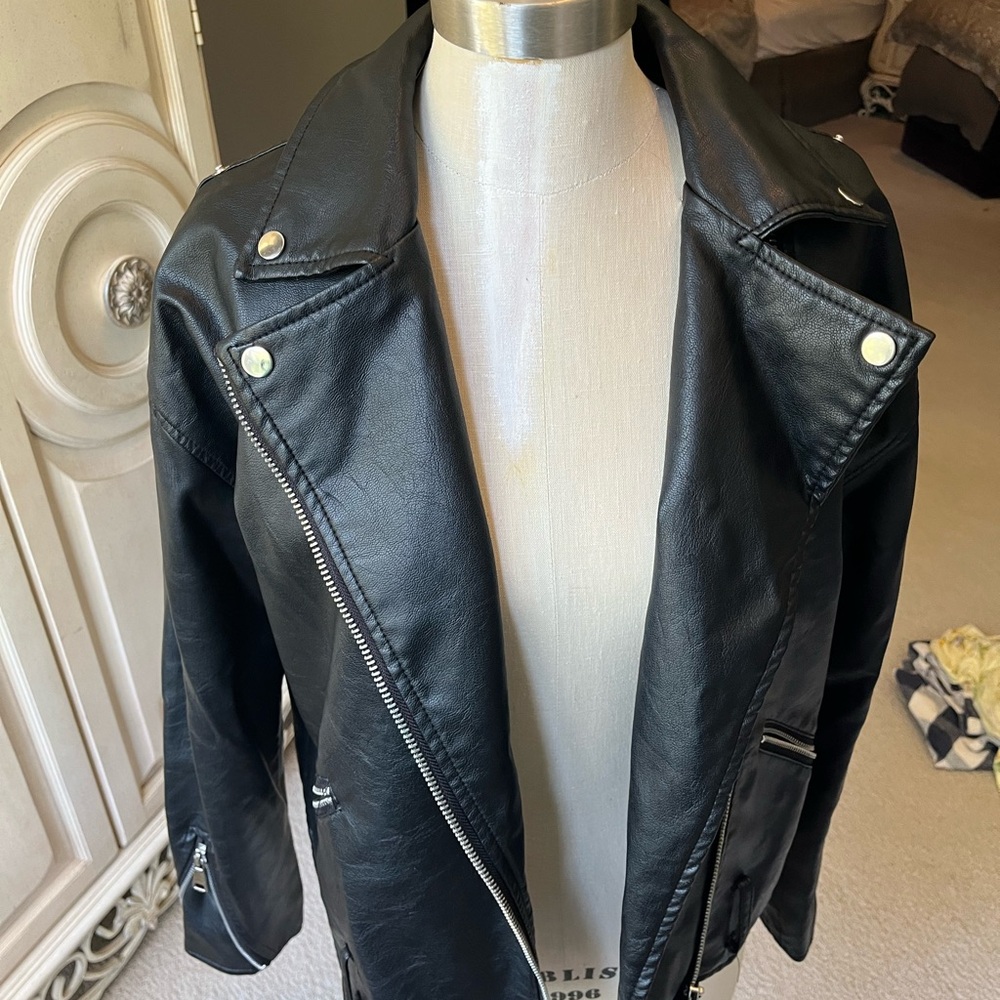 leather jacket - Picture 3 of 5